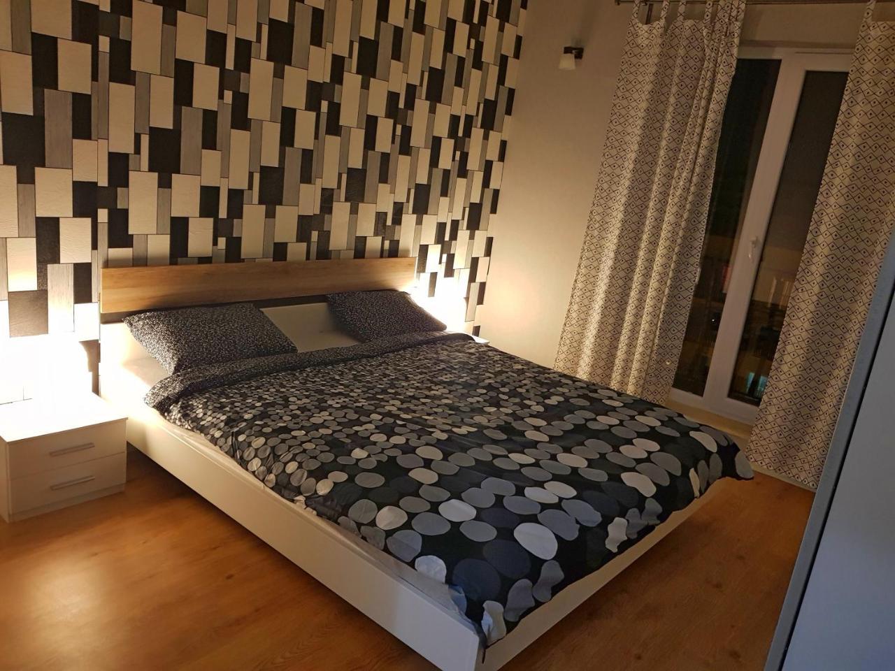 Modern Apartment With Pool In North Bucharest Cretuleasca Eksteriør billede