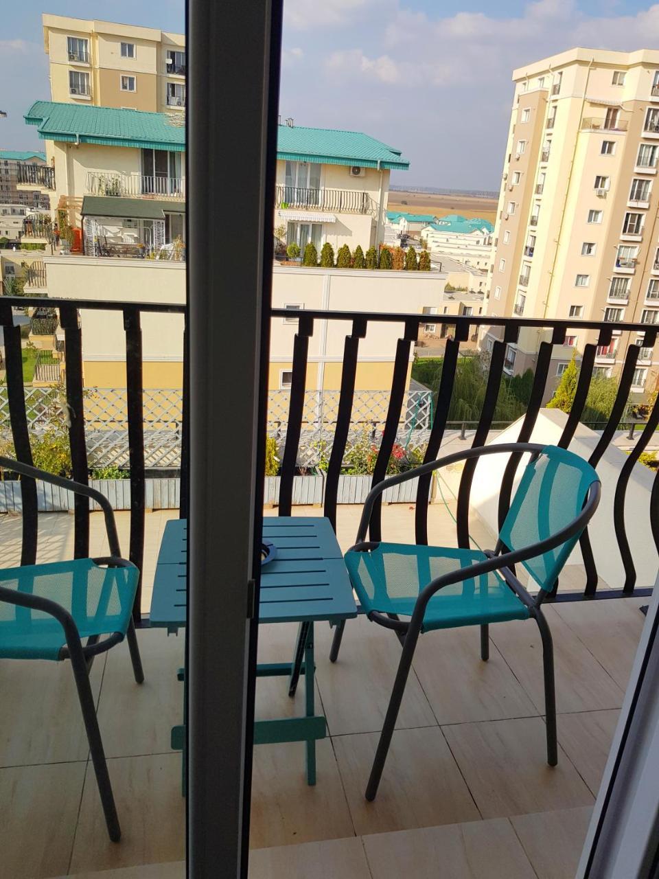 Modern Apartment With Pool In North Bucharest Cretuleasca Eksteriør billede